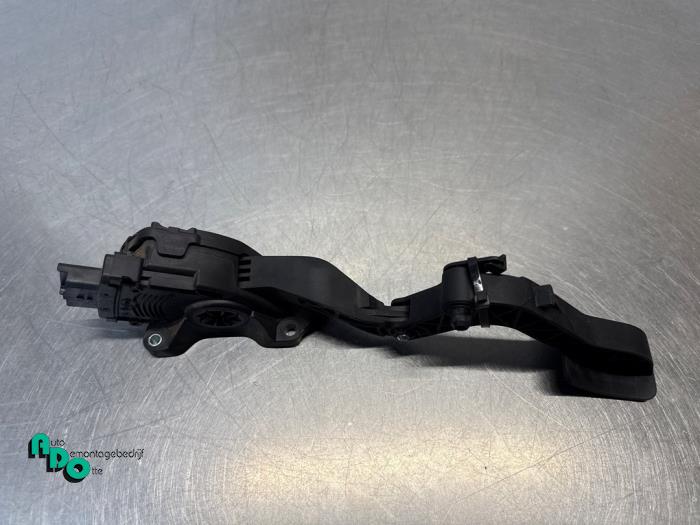 Gaspedaalpositie Sensor van een Fiat Scudo (270) 1.6 D Multijet 2010