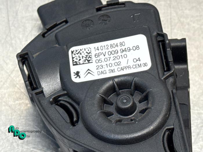 Gaspedaalpositie Sensor van een Fiat Scudo (270) 1.6 D Multijet 2010