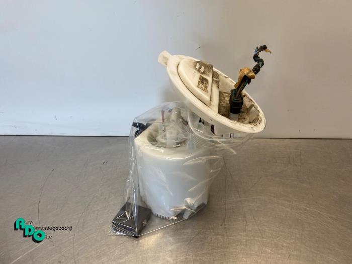 Gebruikte Tank element Pomp Mercedes C (W204) 1.8 C-200K 16V Prijs € 30,00 Margeregeling aangeboden door Autodemontagebedrijf Otte
