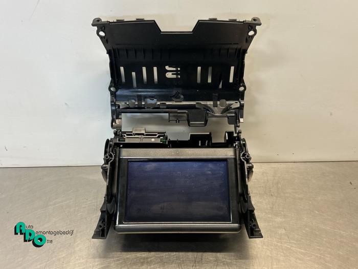 Gebruikte Display Interieur Mercedes C (W204) 1.8 C-200K 16V Prijs € 250,00 Margeregeling aangeboden door Autodemontagebedrijf Otte