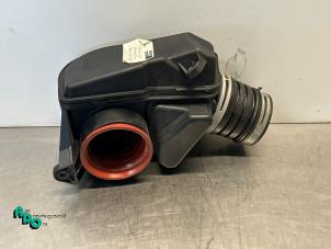 Gebruikte Luchtfilterhuis Mercedes C (W204) 1.8 C-200K 16V Prijs € 20,00 Margeregeling aangeboden door Autodemontagebedrijf Otte