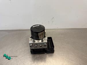 Gebruikte ABS Pomp Mercedes C (W204) 1.8 C-200K 16V Prijs € 420,00 Margeregeling aangeboden door Autodemontagebedrijf Otte