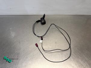 Gebruikte Antenne Mercedes C (W204) 1.8 C-200K 16V Prijs € 30,00 Margeregeling aangeboden door Autodemontagebedrijf Otte