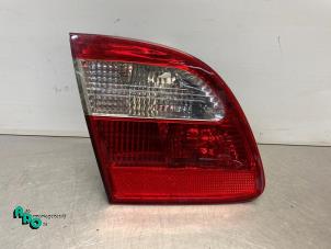 Gebruikte Achterlicht links Mercedes E Combi (S211) 2.2 E-220 CDI 16V Prijs € 15,00 Margeregeling aangeboden door Autodemontagebedrijf Otte