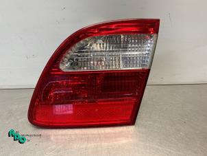 Gebruikte Achterlicht rechts Mercedes E Combi (S211) 2.2 E-220 CDI 16V Prijs € 15,00 Margeregeling aangeboden door Autodemontagebedrijf Otte