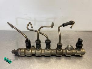 Gebruikte Injector brug Opel Movano (4A1; 4A2; 4B2; 4B3; 4C2; 4C3) 2.5 CDTI Prijs € 40,00 Margeregeling aangeboden door Autodemontagebedrijf Otte