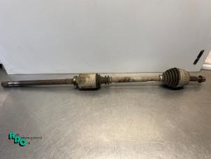 Gebruikte Steekas rechts-voor Opel Movano (4A1; 4A2; 4B2; 4B3; 4C2; 4C3) 2.5 CDTI Prijs € 30,00 Margeregeling aangeboden door Autodemontagebedrijf Otte