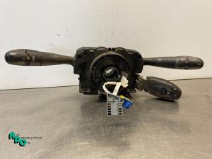 Gebruikte Licht + Raw Schakelaar Fiat Scudo (270) 2.0 D Multijet Prijs € 75,00 Margeregeling aangeboden door Autodemontagebedrijf Otte