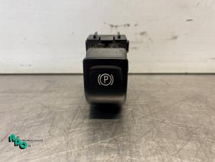 Gebruikte Handrem schakelaar Opel Meriva 1.7 CDTI 16V Prijs € 5,00 Margeregeling aangeboden door Autodemontagebedrijf Otte