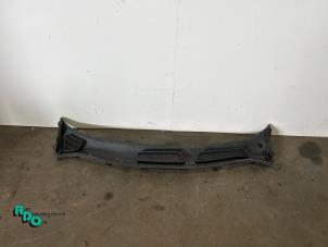 Gebruikte Paravent Ford Fiesta 6 (JA8) 1.25 16V Prijs € 20,00 Margeregeling aangeboden door Autodemontagebedrijf Otte