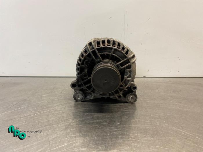Gebruikte Dynamo Volkswagen Crafter 2.5 TDI 30/35/50 Prijs € 30,00 Margeregeling aangeboden door Autodemontagebedrijf Otte