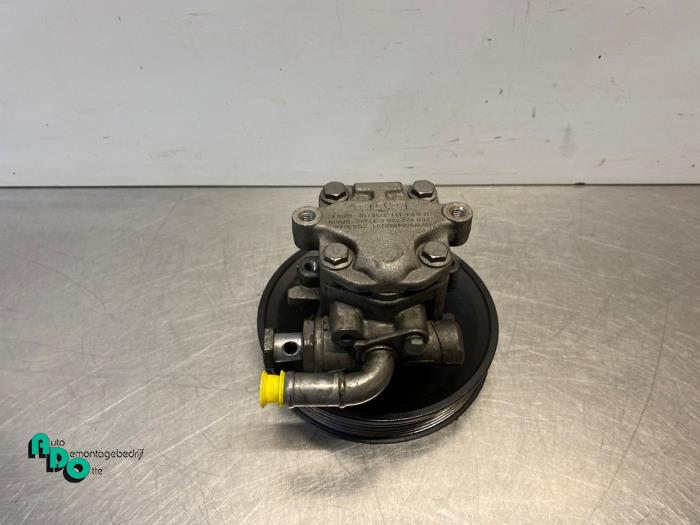 Stuurbekrachtiging Pomp van een Volkswagen Crafter 2.5 TDI 30/35/50 2010