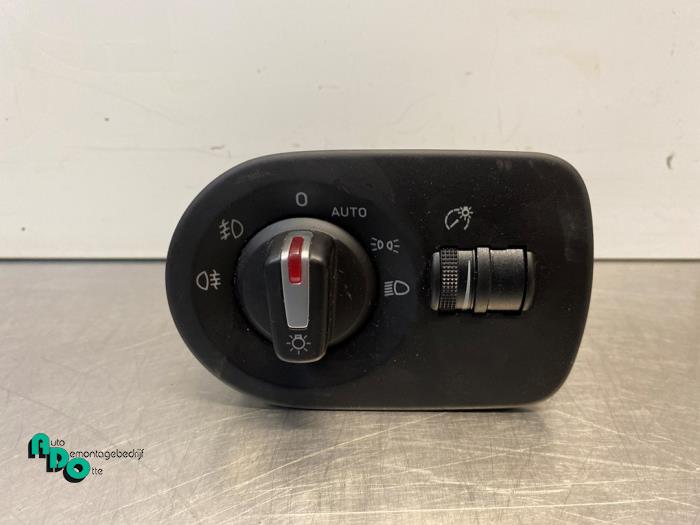 Licht Schakelaar van een Seat Leon (1P1) 1.4 TSI 16V 2010