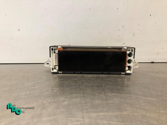 Gebruikte Display Interieur Peugeot Partner Tepee (7A/B/C/D/E/F/G/J/P/S) 1.6 HDiF 90 16V Phase 1 Prijs € 10,00 Margeregeling aangeboden door Autodemontagebedrijf Otte
