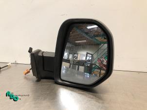 Gebruikte Buitenspiegel rechts Peugeot Partner Tepee (7A/B/C/D/E/F/G/J/P/S) 1.6 HDiF 90 16V Phase 1 Prijs € 30,00 Margeregeling aangeboden door Autodemontagebedrijf Otte