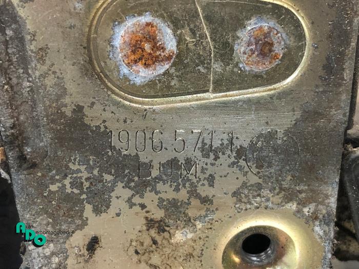 Deurslot Mechaniek 4Deurs links-achter van een BMW 3 serie (E30/2) (E30/4) 316i 1988