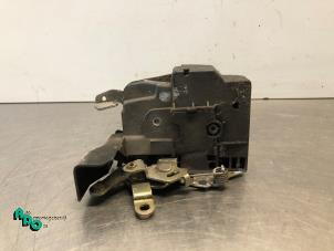 Gebruikte Deurslot Mechaniek 4Deurs links-achter BMW 3 serie (E30/2) 316i Prijs € 25,00 Margeregeling aangeboden door Autodemontagebedrijf Otte