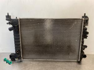 Gebruikte Radiateur Chevrolet Aveo (300) 1.2 16V Prijs € 40,00 Margeregeling aangeboden door Autodemontagebedrijf Otte