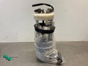 Gebruikte Tank element Pomp Nissan Qashqai (J10) 2.0 16V 4x4 Prijs € 35,00 Margeregeling aangeboden door Autodemontagebedrijf Otte