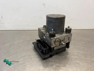 Gebruikte ABS Pomp Nissan Qashqai (J10) 2.0 16V 4x4 Prijs € 125,00 Margeregeling aangeboden door Autodemontagebedrijf Otte