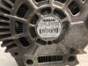 Dynamo van een Nissan Qashqai (J10) 2.0 16V 4x4 2009