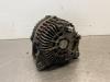 Dynamo van een Nissan Qashqai (J10) 2.0 16V 4x4 2009