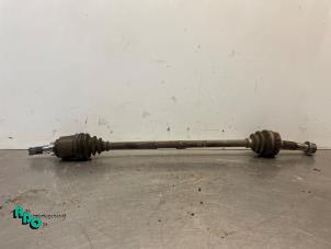 Gebruikte Steekas links-achter Nissan Qashqai (J10) 2.0 16V 4x4 Prijs € 25,00 Margeregeling aangeboden door Autodemontagebedrijf Otte