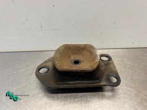 Gebruikte Motorrubber Nissan Qashqai (J10) 2.0 16V 4x4 Prijs € 15,00 Margeregeling aangeboden door Autodemontagebedrijf Otte