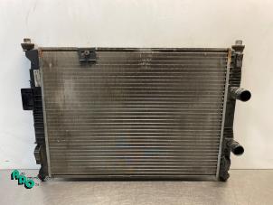 Gebruikte Radiateur Nissan Qashqai (J10) 2.0 16V 4x4 Prijs € 40,00 Margeregeling aangeboden door Autodemontagebedrijf Otte