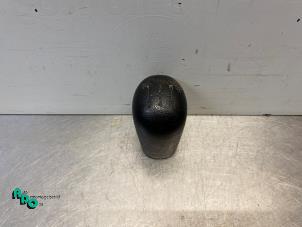 Gebruikte Pookknop Mitsubishi Space Star (A0) 1.0 12V Prijs € 10,00 Margeregeling aangeboden door Autodemontagebedrijf Otte