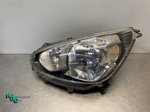 Gebruikte Koplamp links Mitsubishi Space Star (A0) 1.0 12V Prijs € 140,00 Margeregeling aangeboden door Autodemontagebedrijf Otte