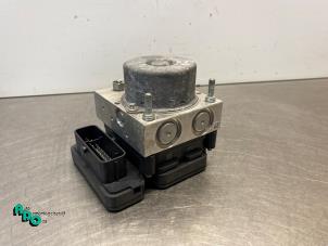 Gebruikte ABS Pomp Mitsubishi Space Star (A0) 1.0 12V Prijs € 65,00 Margeregeling aangeboden door Autodemontagebedrijf Otte