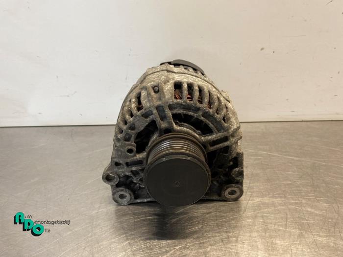 Gebruikte Dynamo Volkswagen Caddy III (2KA,2KH,2CA,2CH) 2.0 SDI Prijs € 35,00 Margeregeling aangeboden door Autodemontagebedrijf Otte