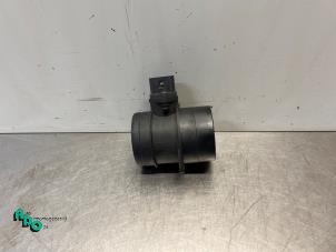 Gebruikte Luchtmassameter Volkswagen Golf IV (1J1) 2.3 V5 GTI Prijs € 95,00 Margeregeling aangeboden door Autodemontagebedrijf Otte