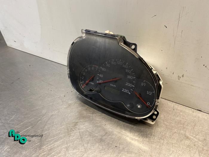 Instrumentenpaneel van een Ford StreetKa 1.6i 2004