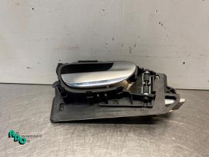 Gebruikte Deurgreep 2Deurs rechts Peugeot 307 CC (3B) 2.0 16V Prijs € 10,00 Margeregeling aangeboden door Autodemontagebedrijf Otte