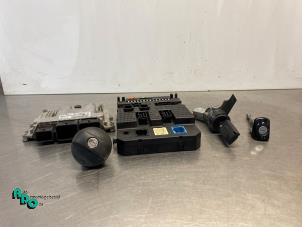 Gebruikte Kontaktslot + computer Peugeot 207 CC (WB) 1.6 16V THP Prijs € 250,00 Margeregeling aangeboden door Autodemontagebedrijf Otte