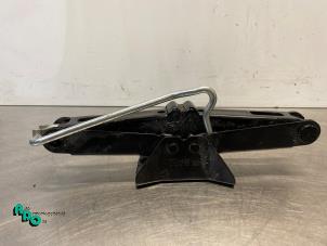 Gebruikte Krik Citroen Berlingo 1.5 BlueHDi 100 Prijs € 24,20 Inclusief btw aangeboden door Autodemontagebedrijf Otte