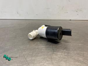Gebruikte Ruitensproeierpomp voor Citroen Berlingo 1.5 BlueHDi 100 Prijs € 12,10 Inclusief btw aangeboden door Autodemontagebedrijf Otte