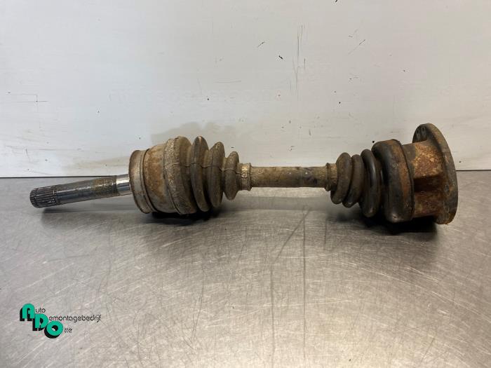 Gebruikte Aandrijfas links-voor Nissan Terrano II (R20/TR50) 2.7 TDi Prijs € 75,00 Margeregeling aangeboden door Autodemontagebedrijf Otte