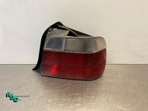 Gebruikte Achterlicht rechts BMW 3 serie Compact (E36/5) 316i Prijs € 15,00 Margeregeling aangeboden door Autodemontagebedrijf Otte