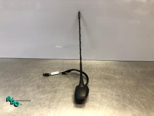 Gebruikte Antenne Opel Corsa E 1.4 16V Prijs € 15,00 Margeregeling aangeboden door Autodemontagebedrijf Otte