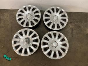 Gebruikte Velgen set Ford Fiesta 6 (JA8) 1.25 16V Prijs € 125,00 Margeregeling aangeboden door Autodemontagebedrijf Otte