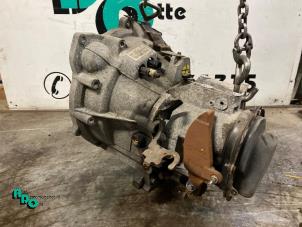 Gebruikte Versnellingsbak Ford Fiesta 6 (JA8) 1.25 16V Prijs € 195,00 Margeregeling aangeboden door Autodemontagebedrijf Otte
