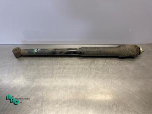 Gebruikte Schokdemper links-achter Mitsubishi Colt (Z2/Z3) 1.3 16V Prijs € 10,00 Margeregeling aangeboden door Autodemontagebedrijf Otte