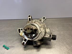 Gebruikte Vacuumpomp (Benzine) Ford Focus 3 Wagon 1.0 Ti-VCT EcoBoost 12V 125 Prijs € 70,00 Margeregeling aangeboden door Autodemontagebedrijf Otte