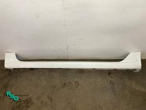Gebruikte Sideskirt links Mitsubishi Colt (Z2/Z3) 1.3 16V Prijs € 40,00 Margeregeling aangeboden door Autodemontagebedrijf Otte