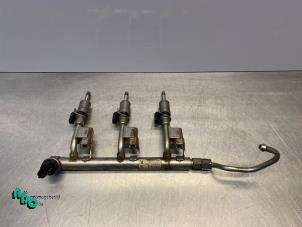 Gebruikte Injector brug Ford Focus 3 Wagon 1.0 Ti-VCT EcoBoost 12V 125 Prijs € 30,00 Margeregeling aangeboden door Autodemontagebedrijf Otte