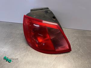 Gebruikte Achterlicht links Mitsubishi Colt (Z2/Z3) 1.3 16V Prijs € 15,00 Margeregeling aangeboden door Autodemontagebedrijf Otte