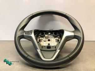 Gebruikte Stuurwiel Ford Fiesta 6 (JA8) 1.25 16V Prijs € 25,00 Margeregeling aangeboden door Autodemontagebedrijf Otte